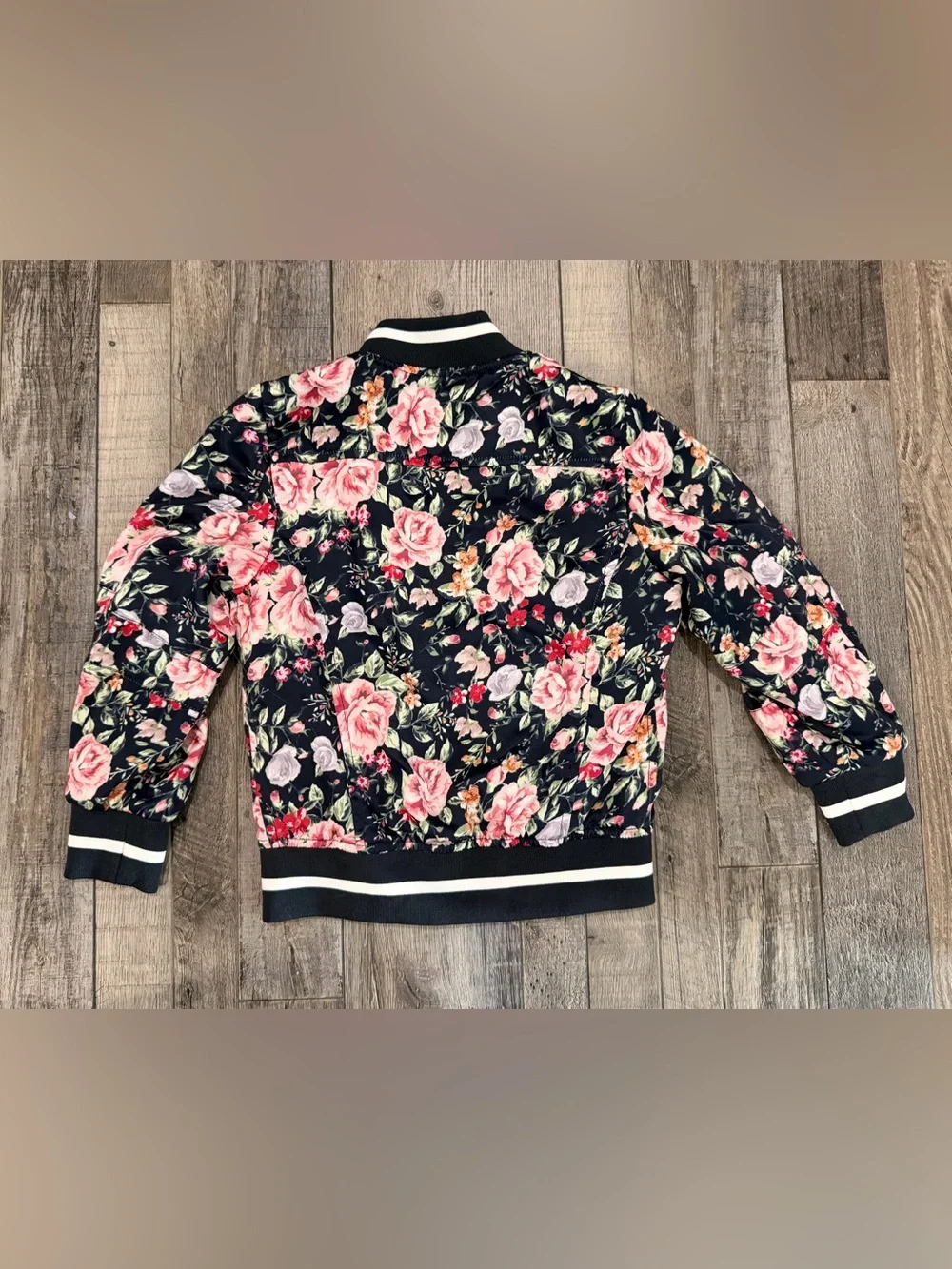 🌸 Beau Hudson floral bomber jacket. Size 4